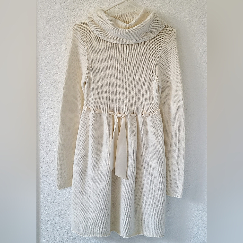 Wool dress soft with large turtleneck collar and silk bow cream